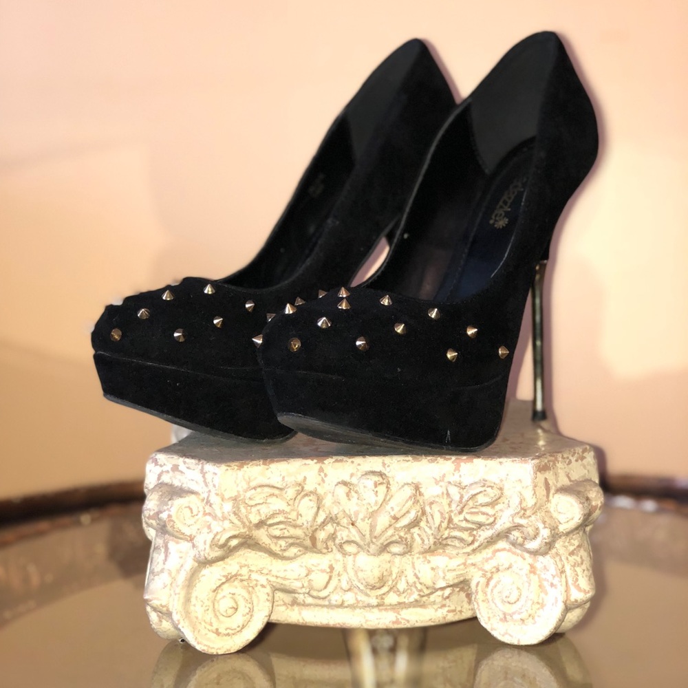 Black Studded Platform Pumps/Heels.
